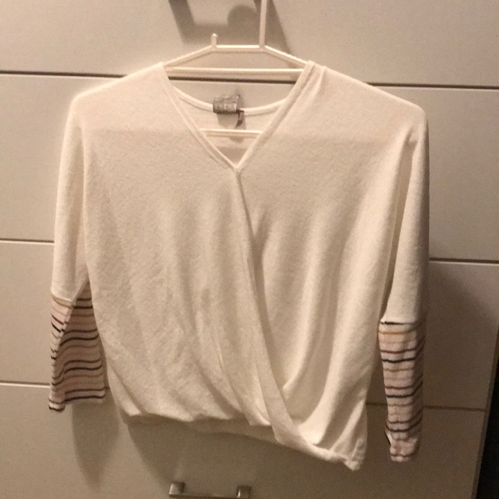 Criss cross sweater NWT